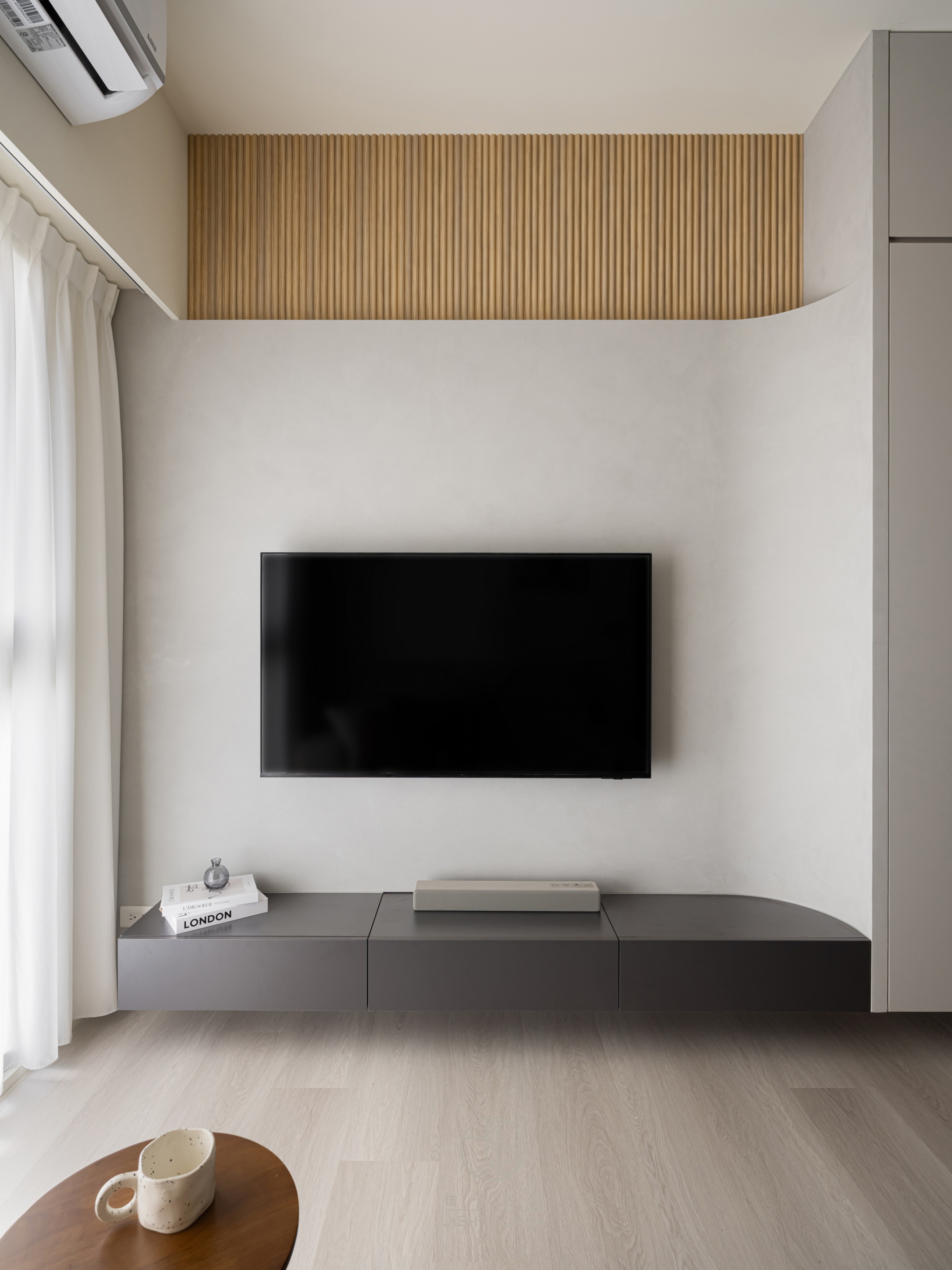 HTML5 Bootstrap Template by colorlib.com