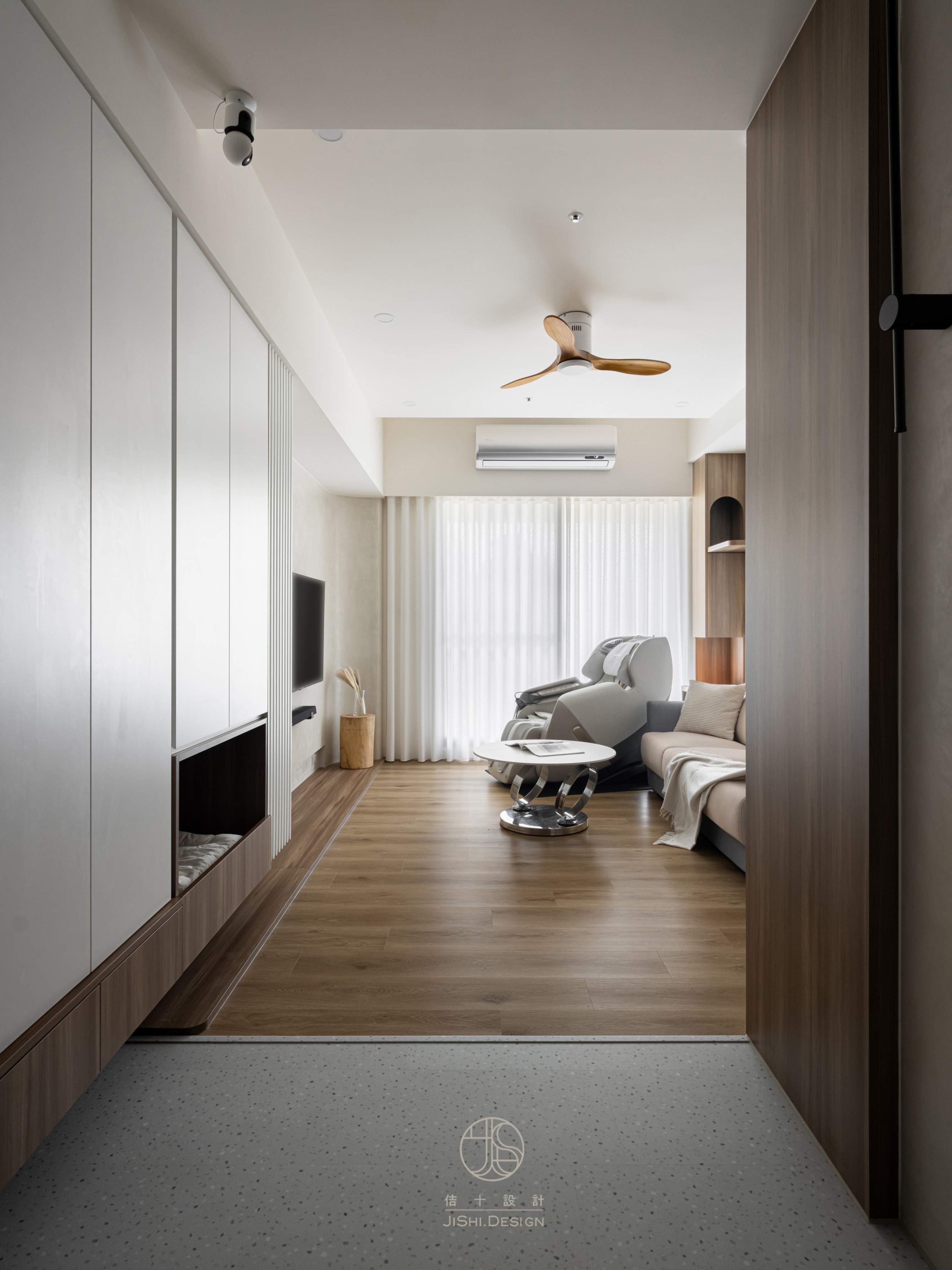 HTML5 Bootstrap Template by colorlib.com