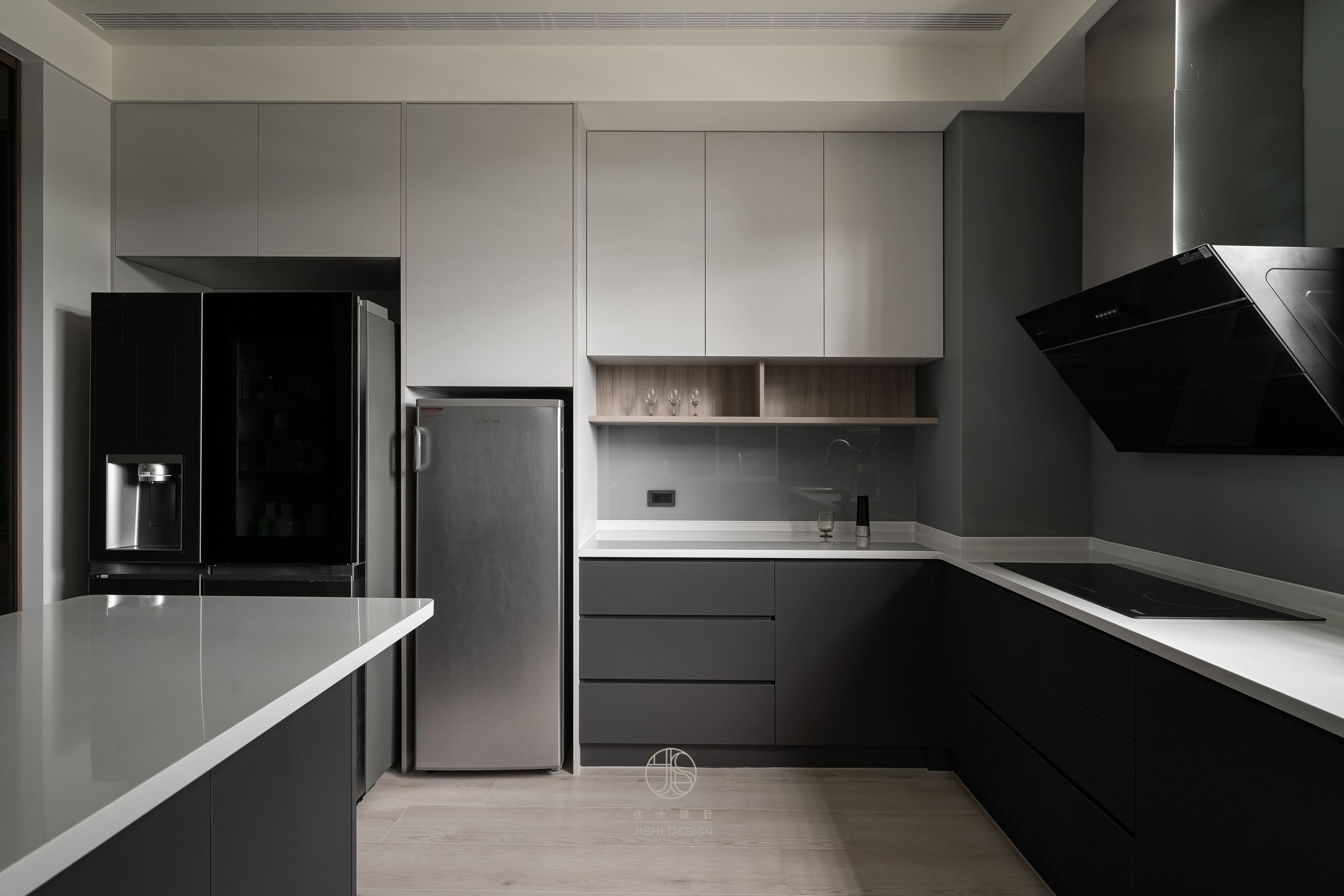 HTML5 Bootstrap Template by colorlib.com