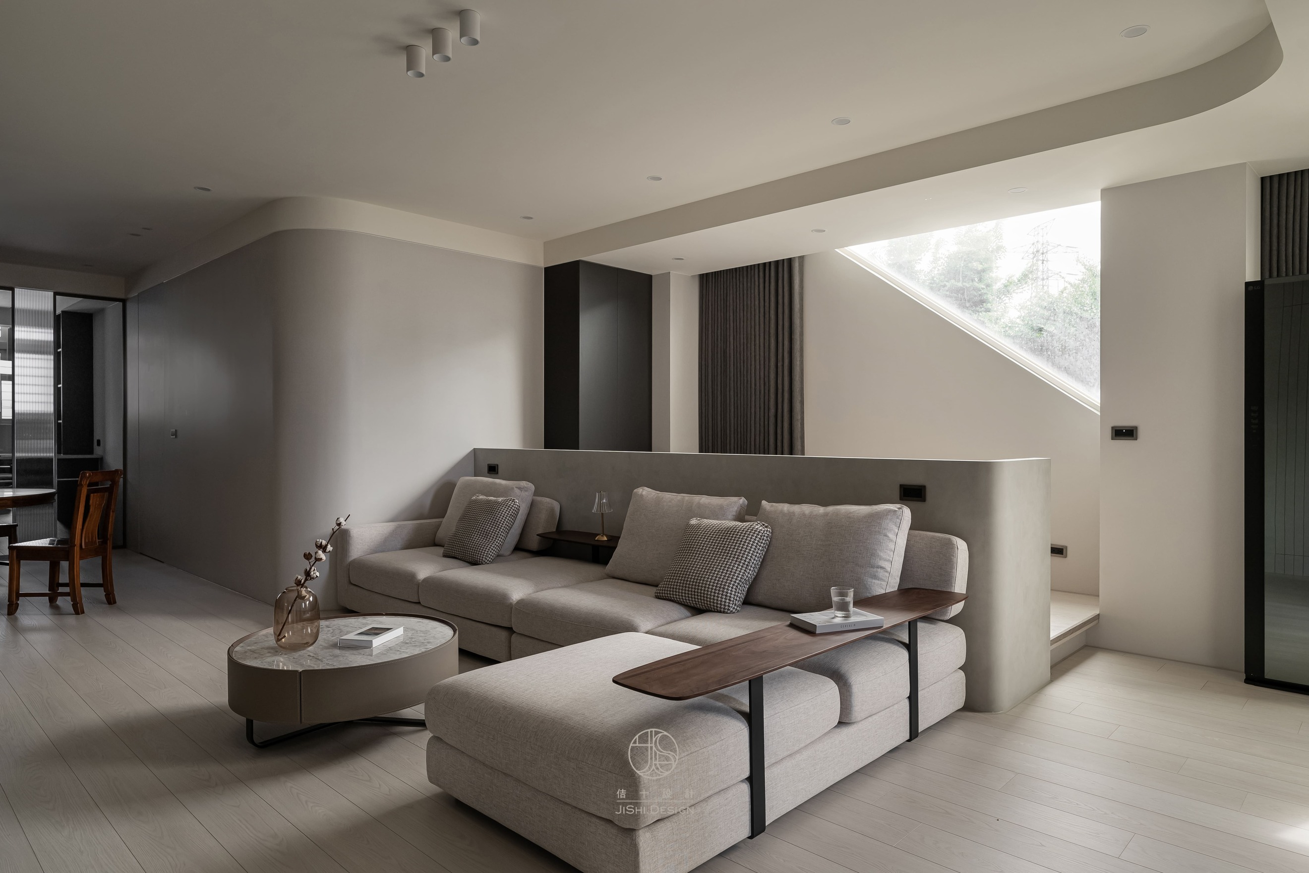 HTML5 Bootstrap Template by colorlib.com