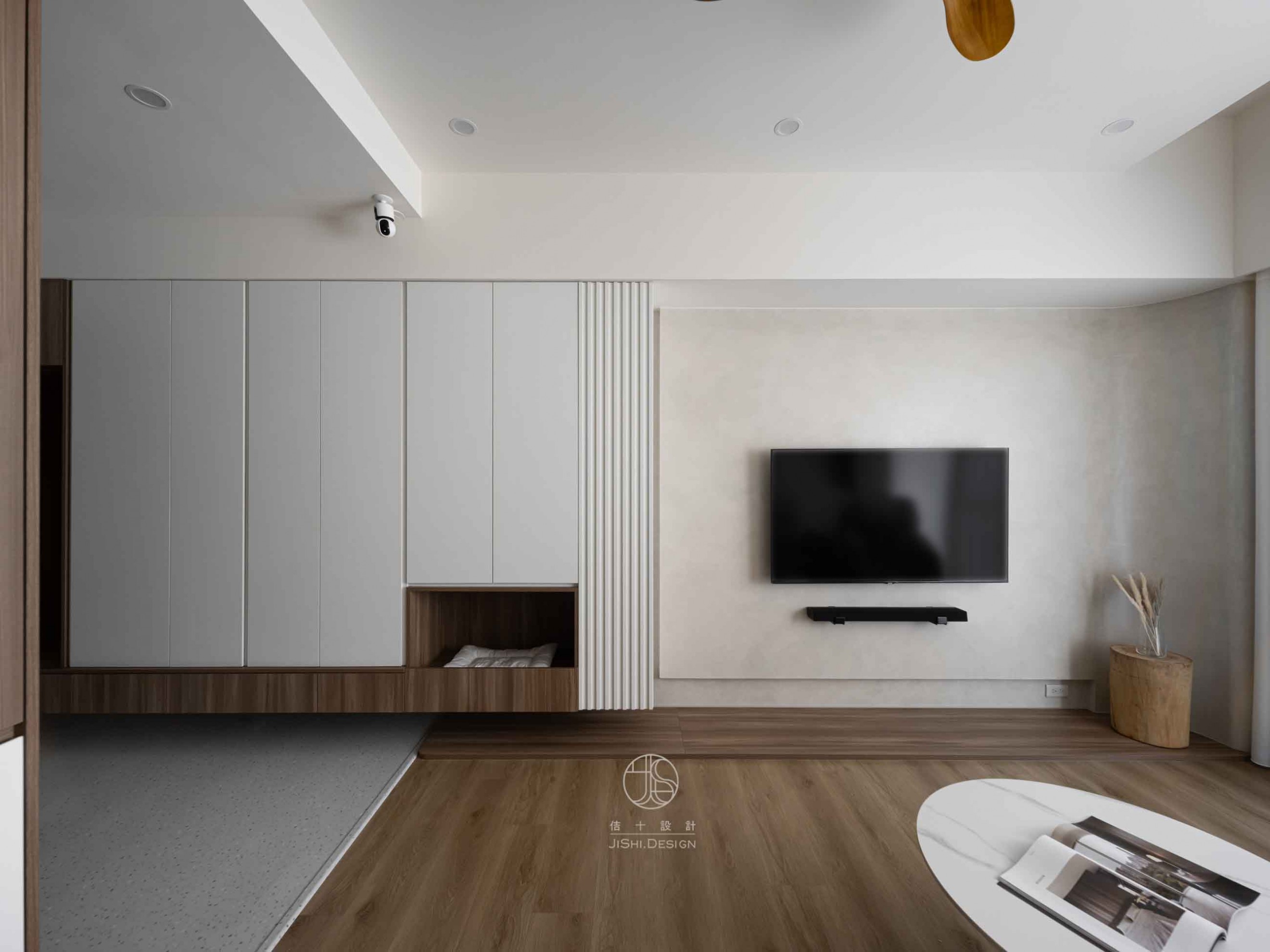 HTML5 Bootstrap Template by colorlib.com