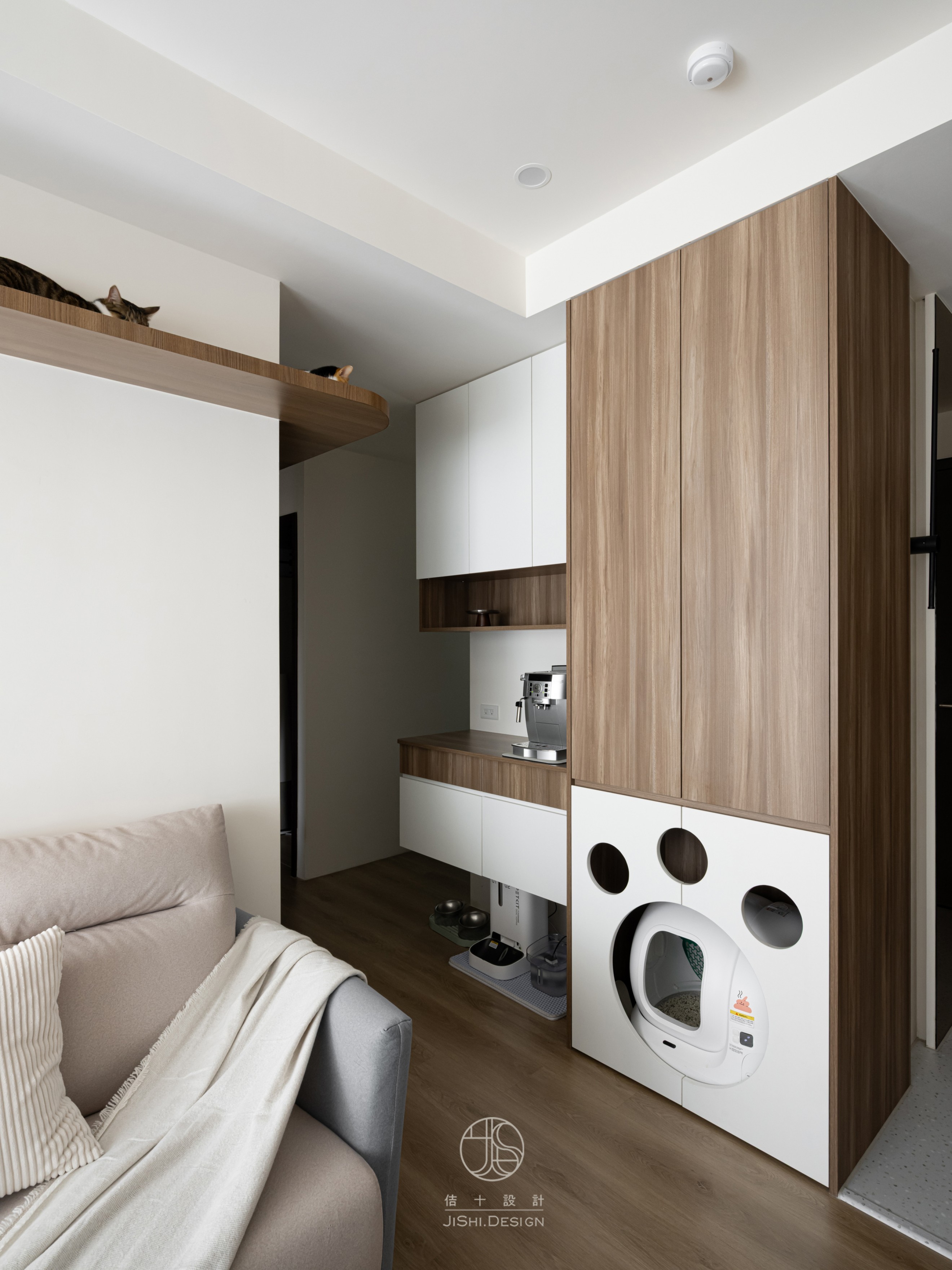 HTML5 Bootstrap Template by colorlib.com