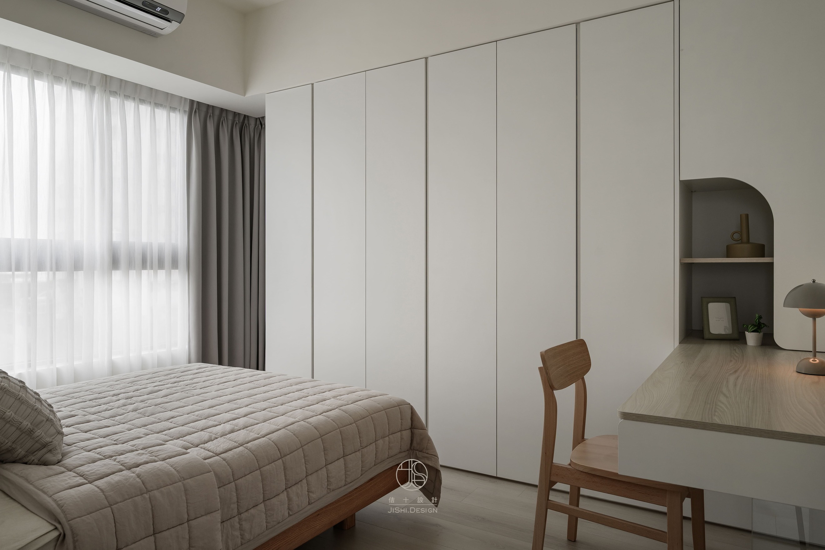 HTML5 Bootstrap Template by colorlib.com