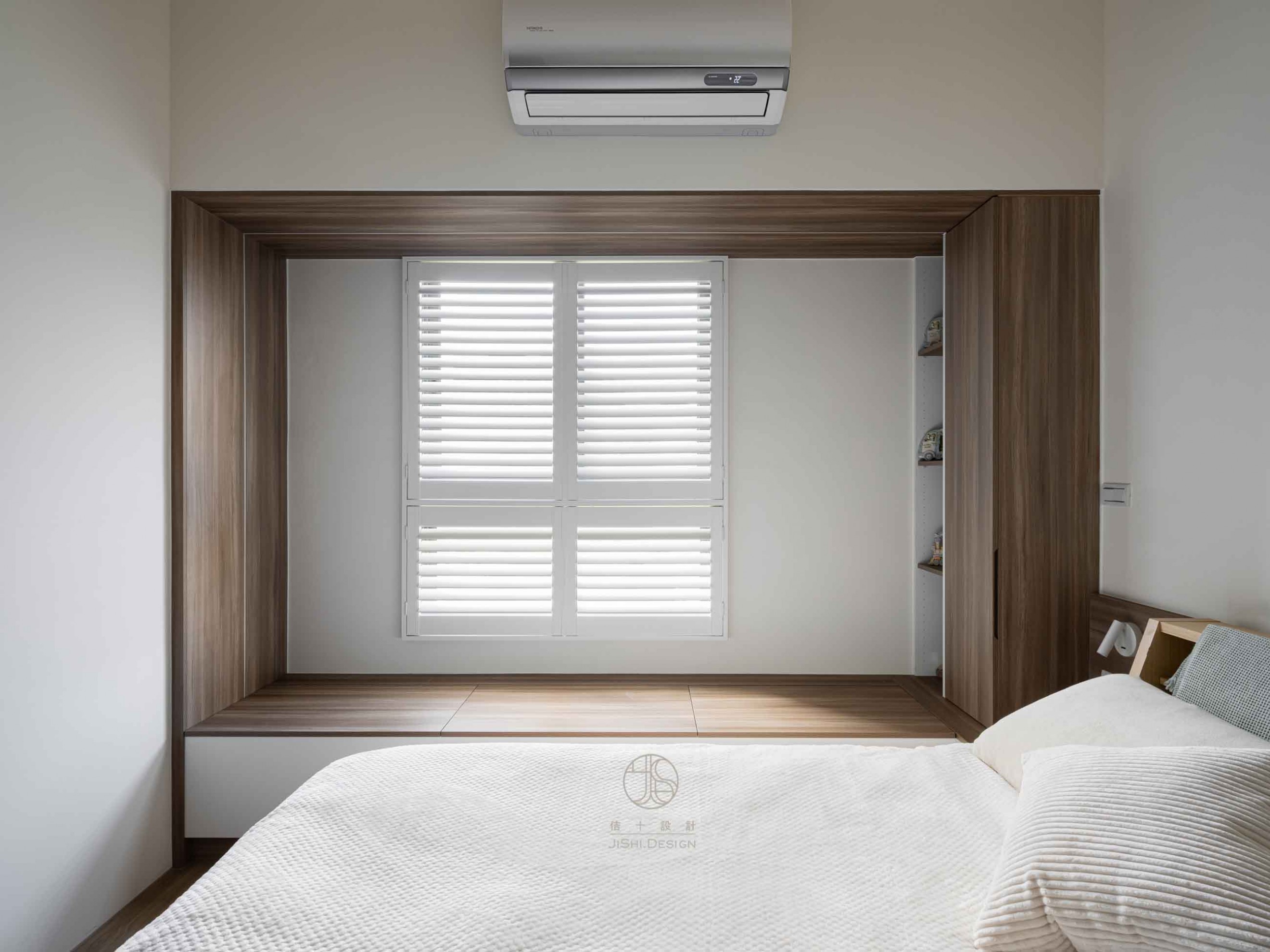 HTML5 Bootstrap Template by colorlib.com