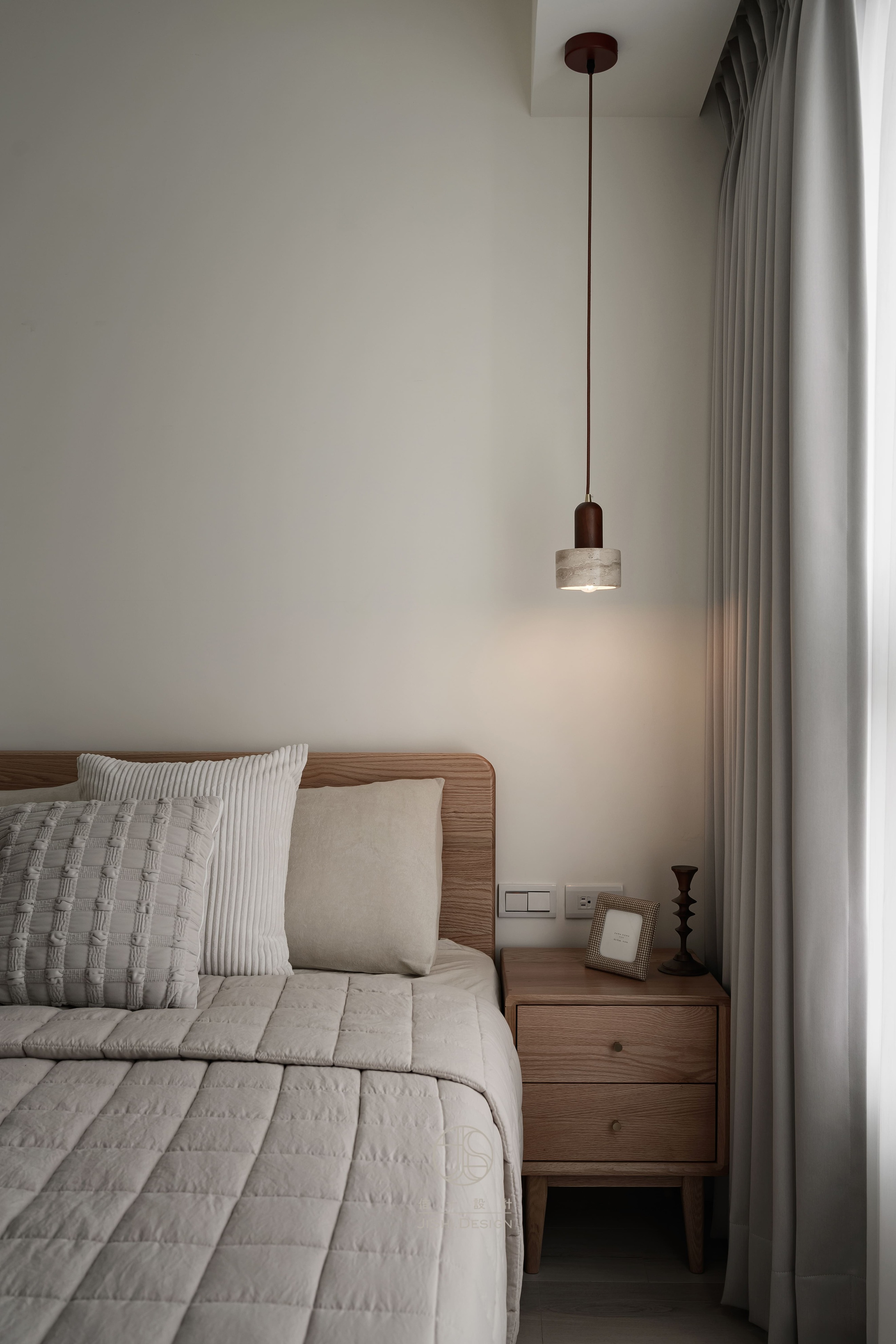 HTML5 Bootstrap Template by colorlib.com