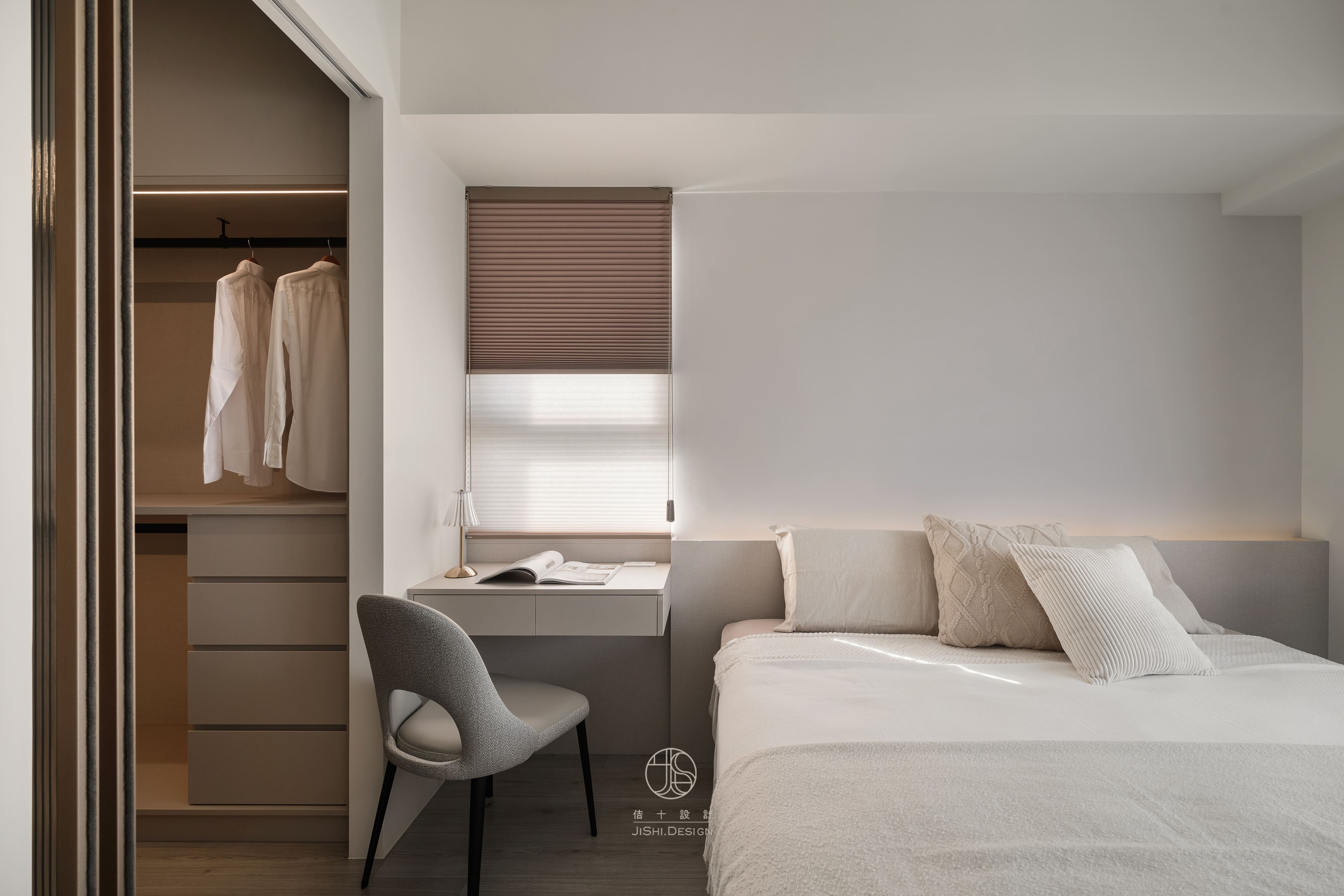 HTML5 Bootstrap Template by colorlib.com