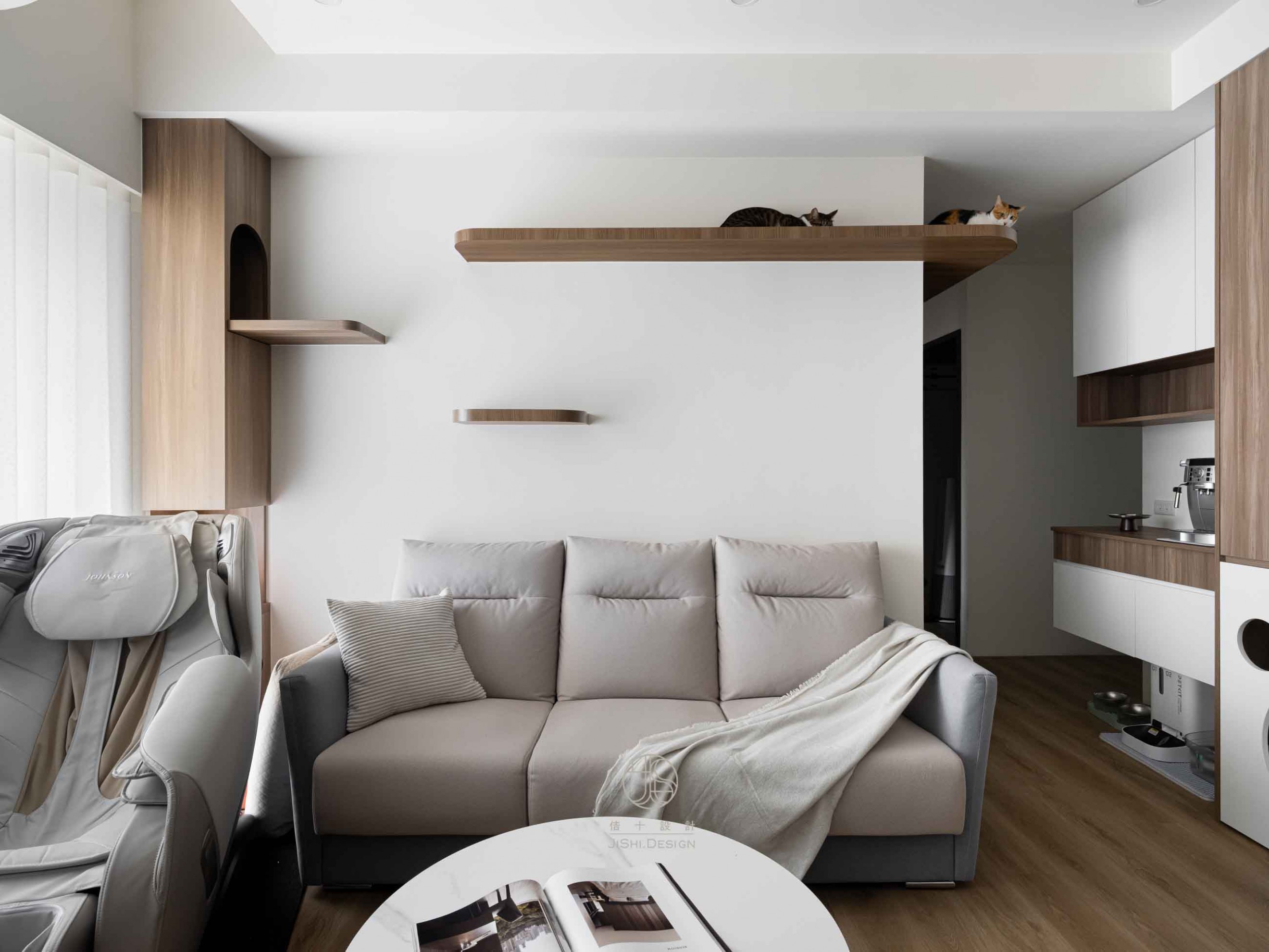 HTML5 Bootstrap Template by colorlib.com